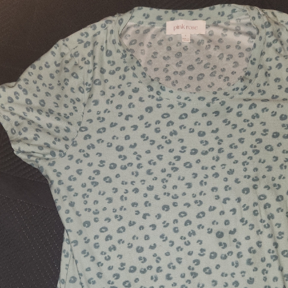 Pink Rose Women's Blue Leopard Print Top